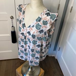 On trend sleeveless blouse